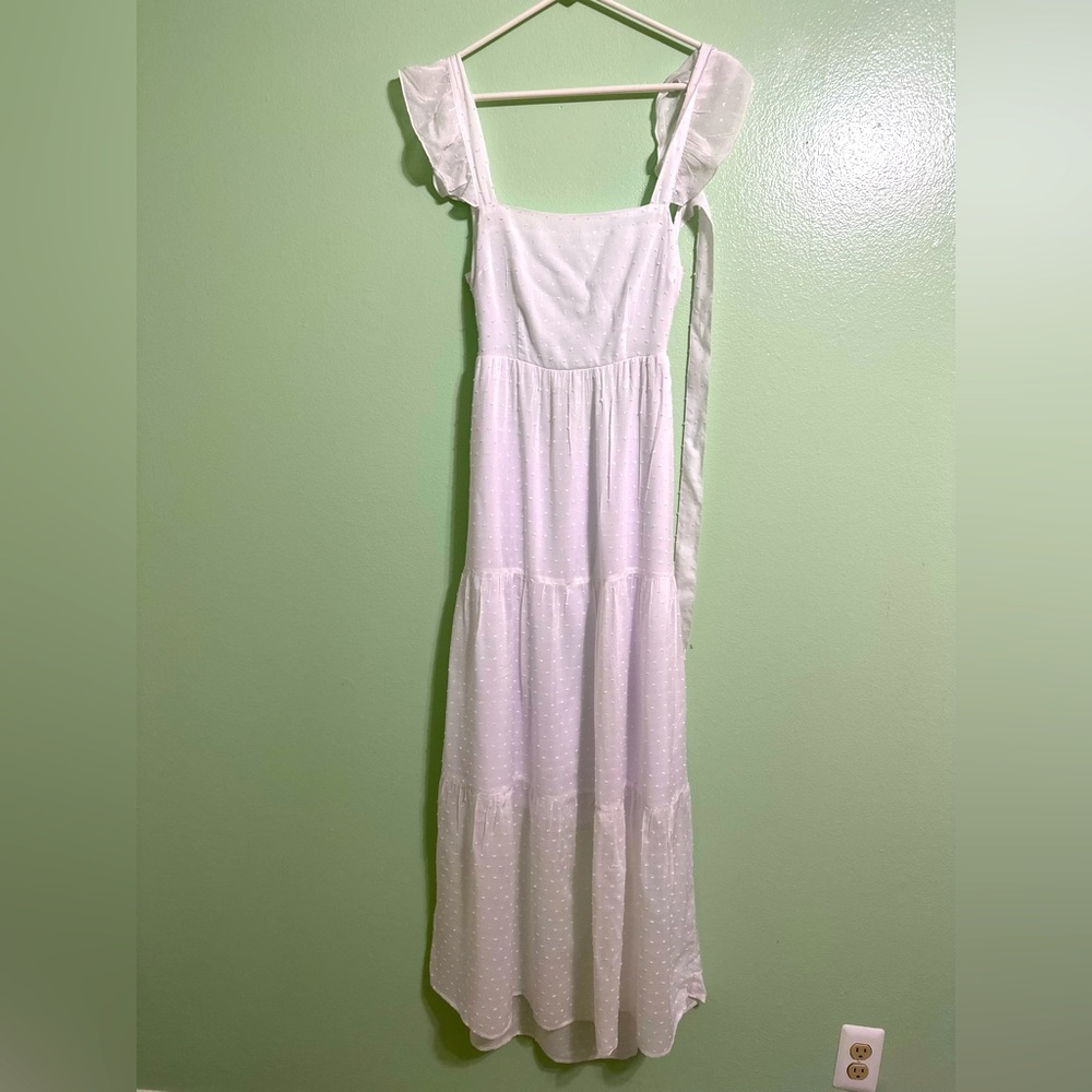Stilletto Tie Back Flutter Sleeve Square Neck
Beach dress